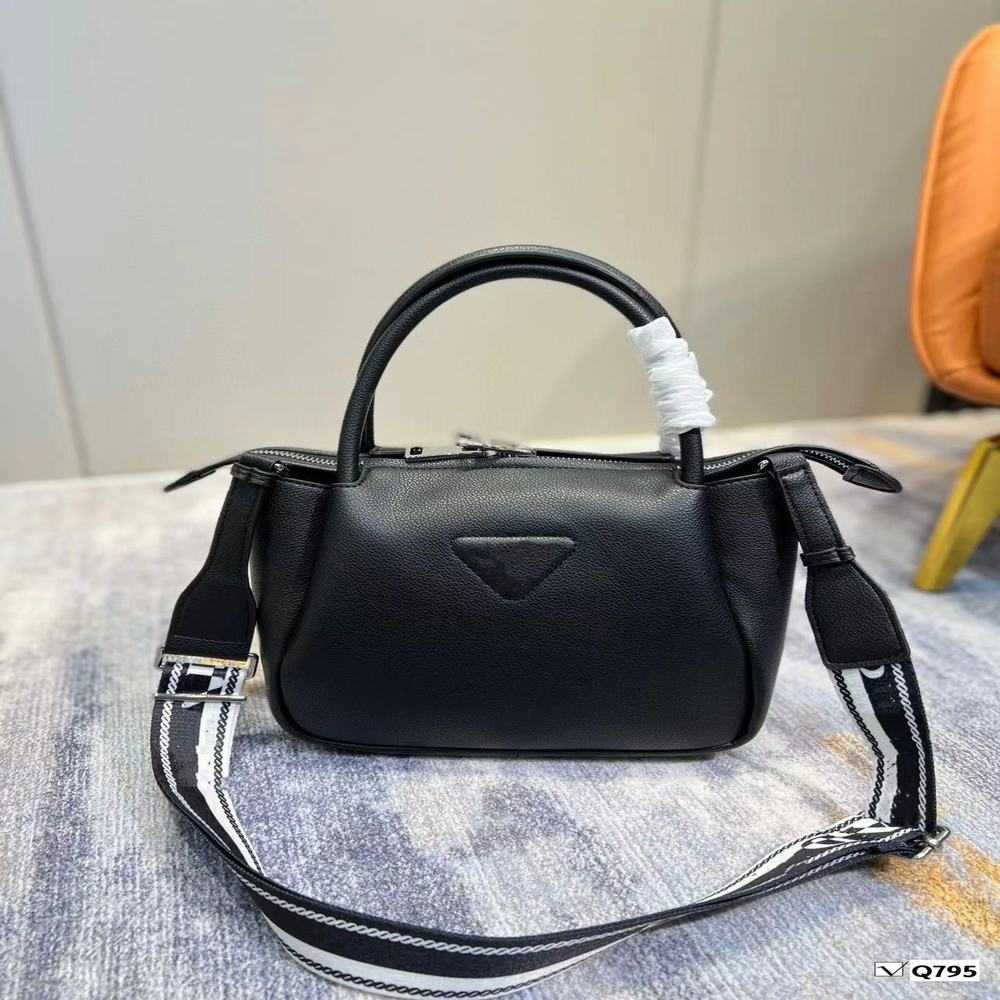 70% 2023 High quality luxury Vegetable basket bucket new hand soft wing dumpling carry commuter messenger women's small bagHigh quality, Black7
70% 2023 High quality luxury Vegetable basket bucket new hand soft wing dumpling carry commuter messenger women's small bagHigh quality, Black7