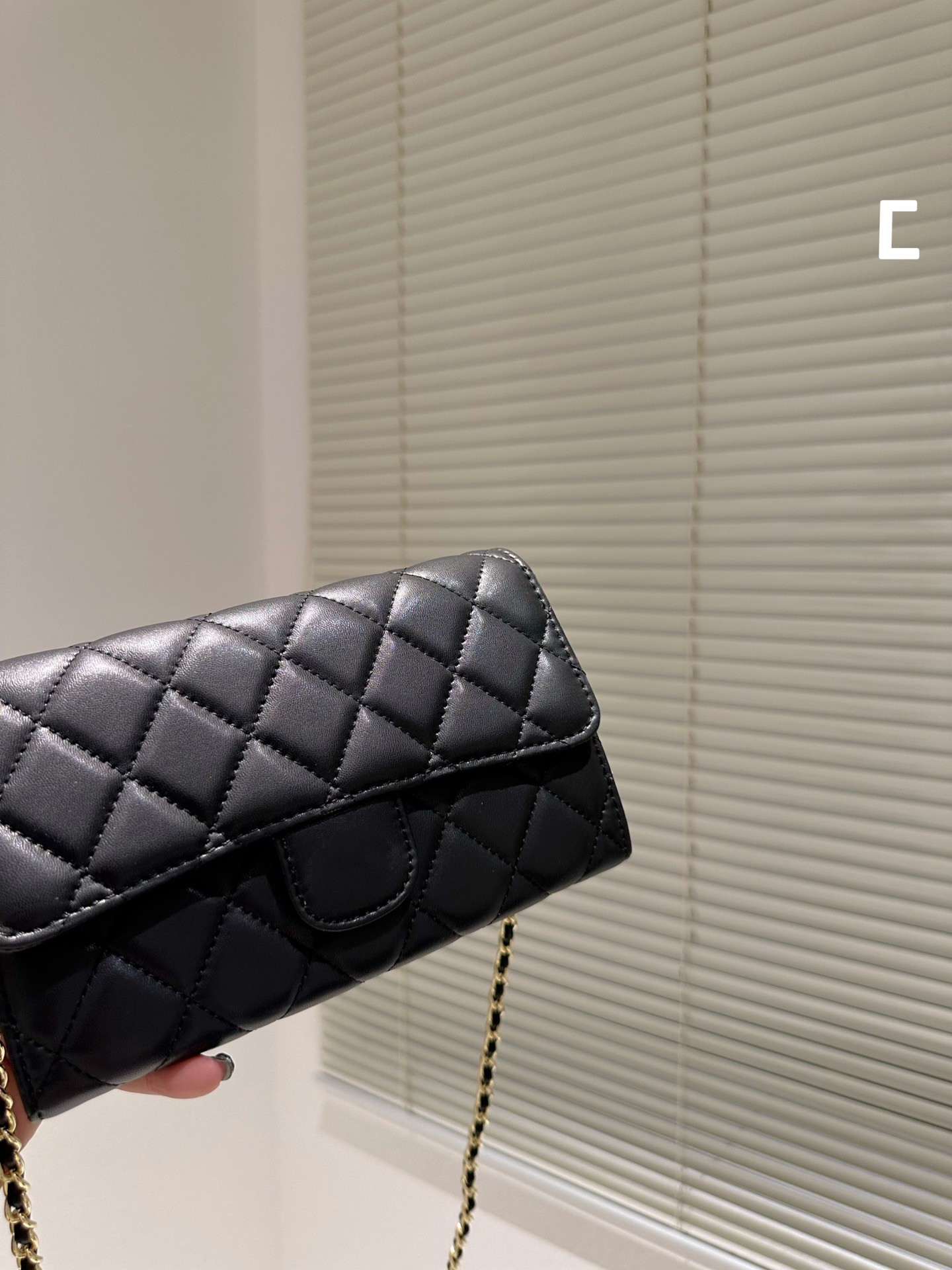 Lazy and lovely new mobile phone bag
