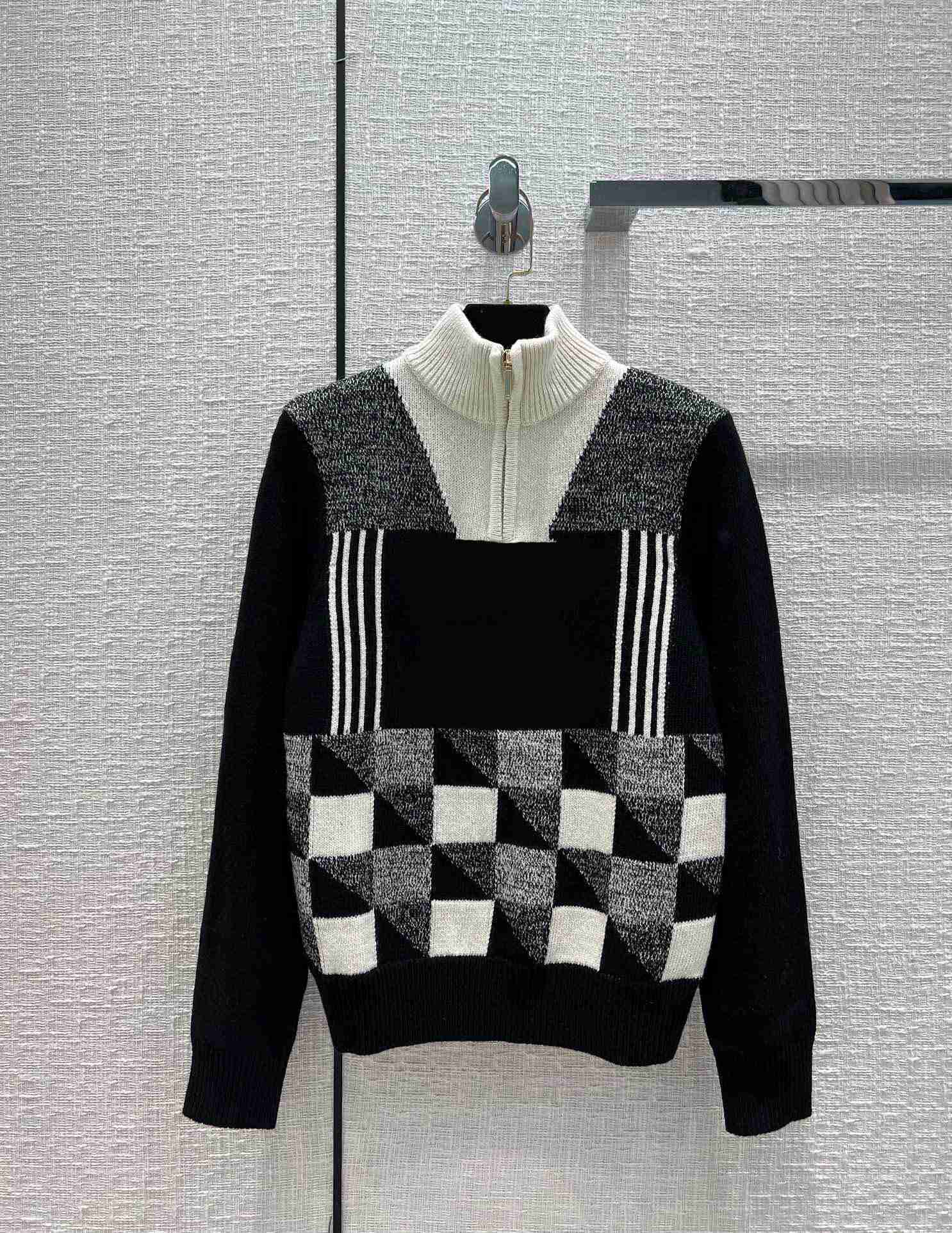Runway Women' Sweaters 2022 Autumn Winter Turtleneck Zip Up Long Sleeve Sweater Women Black Grey Color Plaid Patchwork Pattern Sweet KnitHP37823V823V
Runway Women' Sweaters 2022 Autumn Winter Turtleneck Zip Up Long Sleeve Sweater Women Black Grey Color Plaid Patchwork Pattern Sweet KnitHP37823V823V