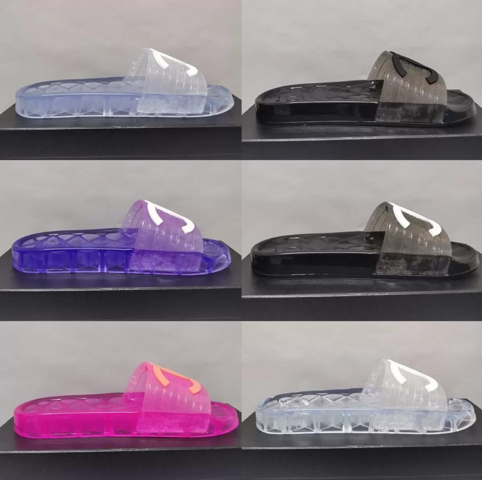 Sandals Designer Slippers For Women And Men PVC Transparent Slides Sandal Floral Brocade Flip Flops Striped Beach Leather Rubber Slipper Loafers Slider No Box
Sandals Designer Slippers For Women And Men PVC Transparent Slides Sandal Floral Brocade Flip Flops Striped Beach Leather Rubber Slipper Loafers Slider No Box