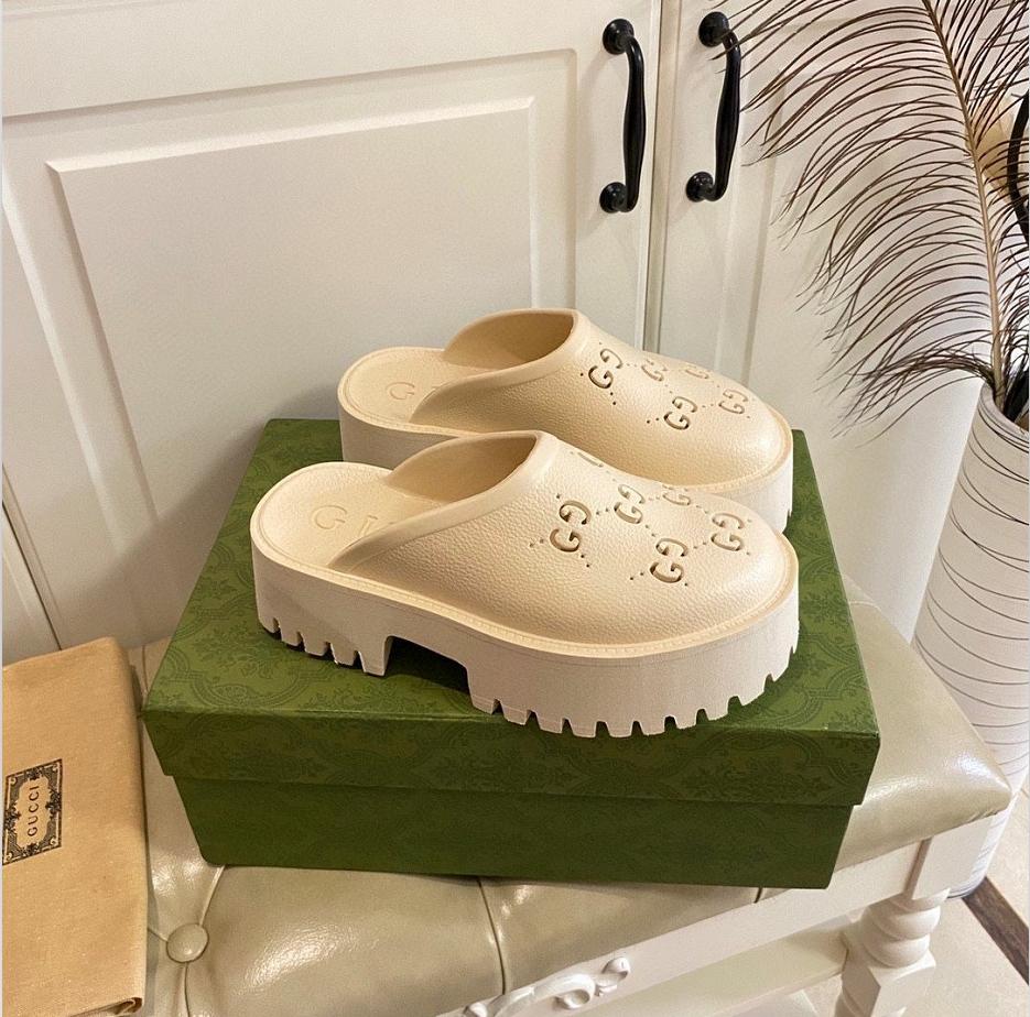 Women's Summer slippers platform perforated G sandal Summer Shoe Top designer womens slippers Candy colors Clear High Heel Height 5.5CM Size EUR35-42, 12
Women's Summer slippers platform perforated G sandal Summer Shoe Top designer womens slippers Candy colors Clear High Heel Height 5.5CM Size EUR35-42, 12