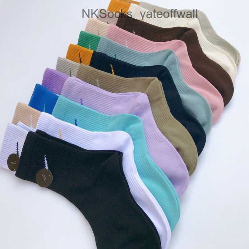 Classic Fashion Men's Socks Women's Hook Brand Stockings Designers Fake Two Pairs Splicing High Tube Women Men Sports Yoga Breathable Stocking Couple's Sock Axbs, Peacock blue
Classic Fashion Men's Socks Women's Hook Brand Stockings Designers Fake Two Pairs Splicing High Tube Women Men Sports Yoga Breathable Stocking Couple's Sock Axbs, Peacock blue
