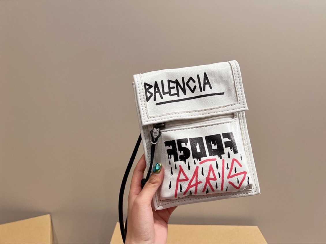 2023 High Quality Women Bags Spring summer leather mini purse portable shoulder messenger bag female 70%off Factory Handbags, White5
2023 High Quality Women Bags Spring summer leather mini purse portable shoulder messenger bag female 70%off Factory Handbags, White5