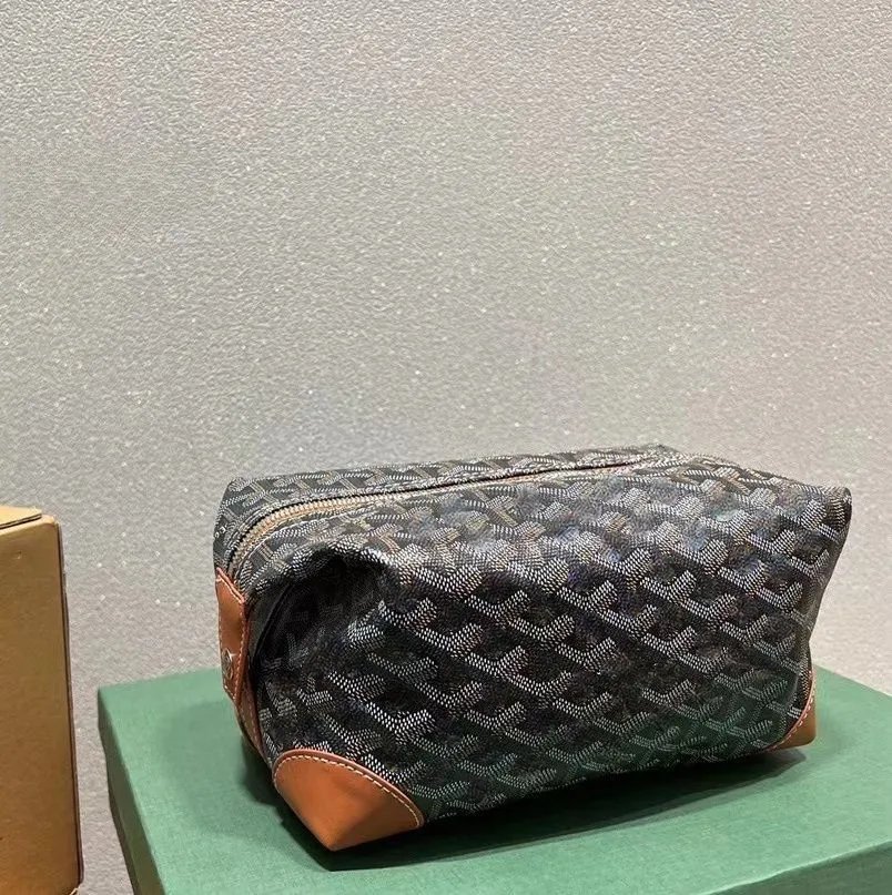 goya luxury designer bag fashionbags handbags wash bag cosmetic pouch woman Same style for men and women Printed logo travel bags storage Classic handbag
goya luxury designer bag fashionbags handbags wash bag cosmetic pouch woman Same style for men and women Printed logo travel bags storage Classic handbag
