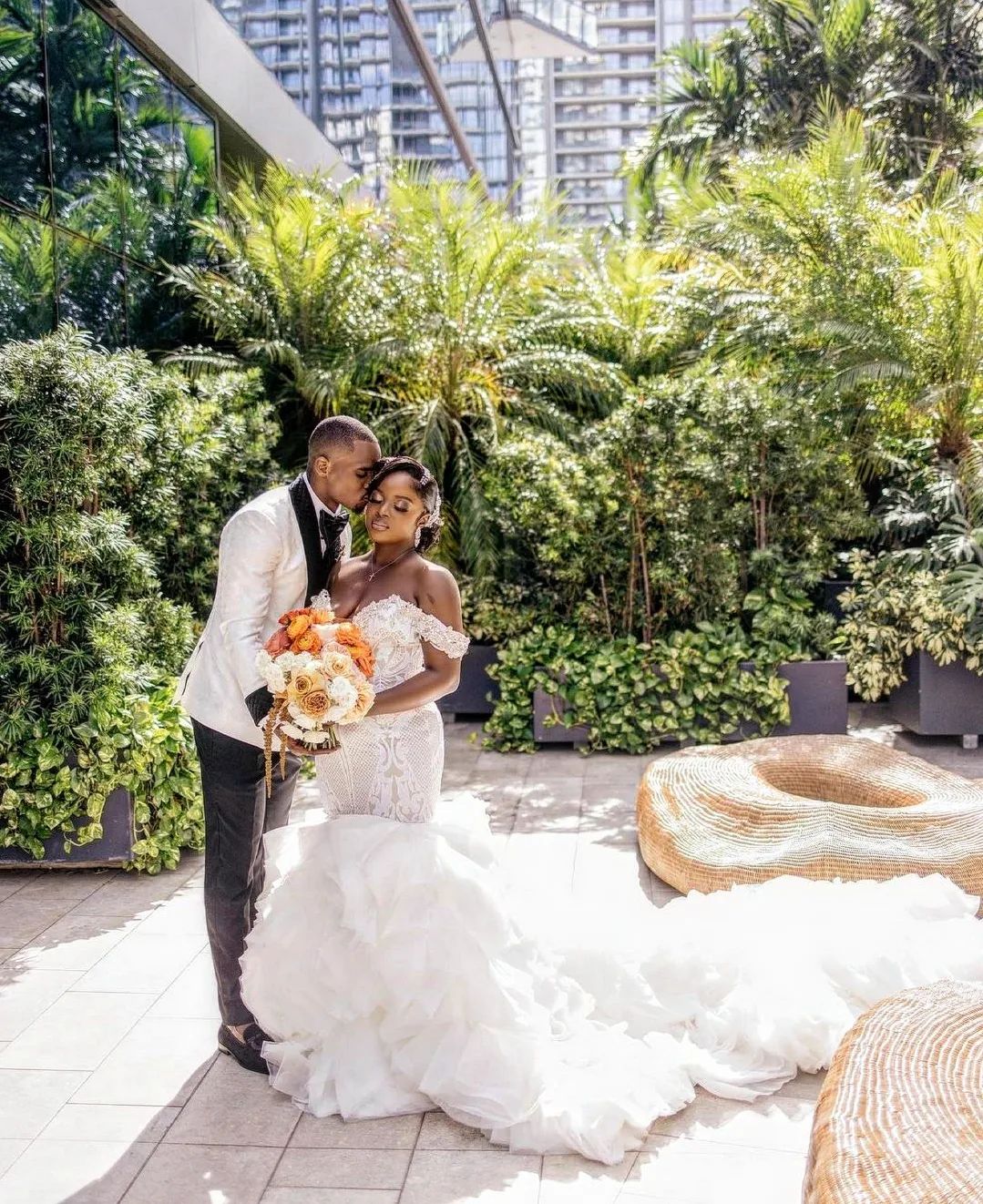 Ivory Plus Size Mermaid Wedding Dresses Beaded Bridal Gowns Lace Ruffled Tiered Train Off The Shoulder Necke Organza Vestido De Novia