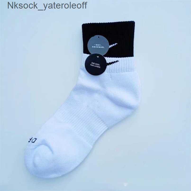Luxury Fashion Socks Men's Women's Hook Brand Stockings Designers Fake Two Pairs Splicing Women Men Sports Yoga Breathable Stocking Couple's Basketball Sock 3bpm, Medium cylinder 11
Luxury Fashion Socks Men's Women's Hook Brand Stockings Designers Fake Two Pairs Splicing Women Men Sports Yoga Breathable Stocking Couple's Basketball Sock 3bpm, Medium cylinder 11