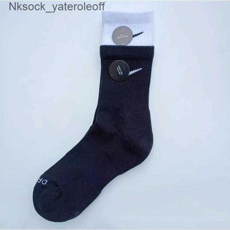 Fashion Classic Socks Men's Women's Hook Brand Stockings Designers Fake Two Pairs Splicing High Tube Women Men Sports Yoga Breathable Stocking Couple's Sock J4o7, Long tube 6
Fashion Classic Socks Men's Women's Hook Brand Stockings Designers Fake Two Pairs Splicing High Tube Women Men Sports Yoga Breathable Stocking Couple's Sock J4o7, Long tube 6