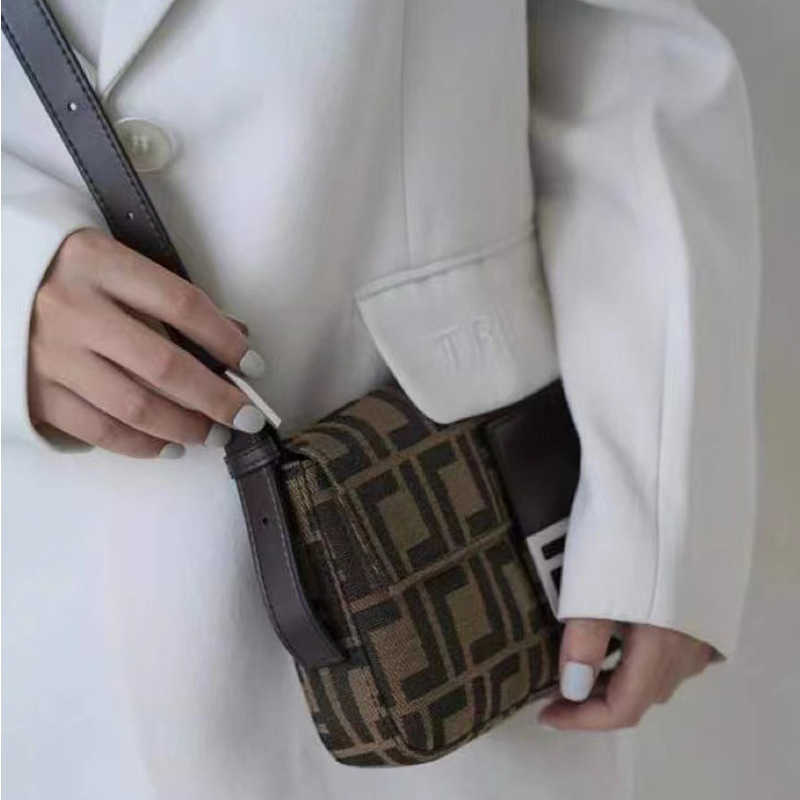55%off New Luxury Fashion Brand Bags canvas vintage underarm messenger women's bag Female Shoulder Crossbody Bags, Silver buckle
55%off New Luxury Fashion Brand Bags canvas vintage underarm messenger women's bag Female Shoulder Crossbody Bags, Silver buckle