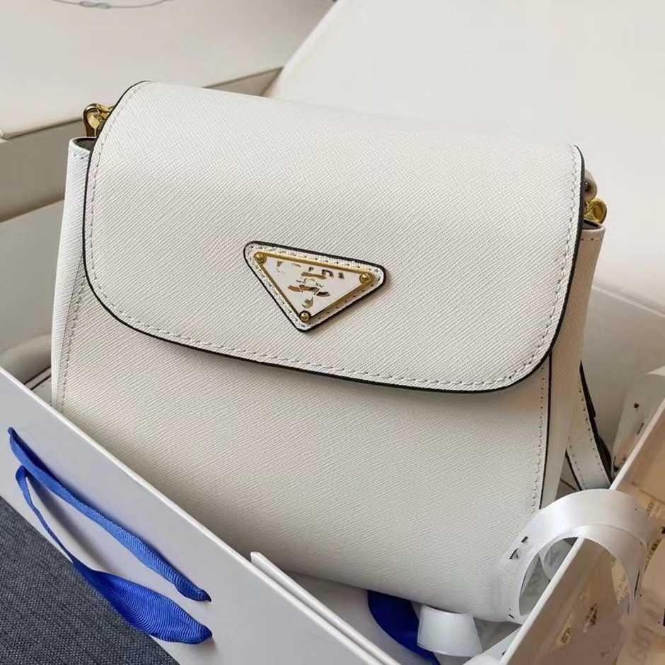 2023 New Luxury High Quality Fashion Bag Fashionable simple fashionable casual single shoulder solid color cross double compartment cover women's bagHigh, Black7
2023 New Luxury High Quality Fashion Bag Fashionable simple fashionable casual single shoulder solid color cross double compartment cover women's bagHigh, Black7