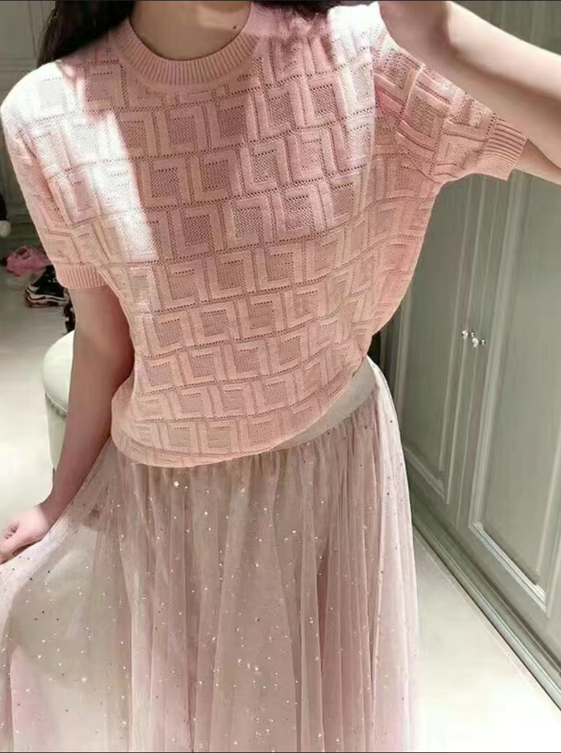 Designer High-Quality Knits Hollowed Out Breathable Women' Knits & Tees Fashion Retro Design Full F Letter Top 3 Colors Optional, Pink
Designer High-Quality Knits Hollowed Out Breathable Women' Knits & Tees Fashion Retro Design Full F Letter Top 3 Colors Optional, Pink