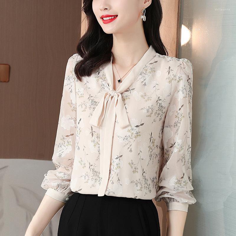 Women's Blouses Big Code V-neck Chiffon Shirt Women's Long Sleeve Blouse 200 Pounds Loose Thin Print Blossoms Long-sleeved Bottoming, Creamy-white 
Women's Blouses Big Code V-neck Chiffon Shirt Women's Long Sleeve Blouse 200 Pounds Loose Thin Print Blossoms Long-sleeved Bottoming, Creamy-white