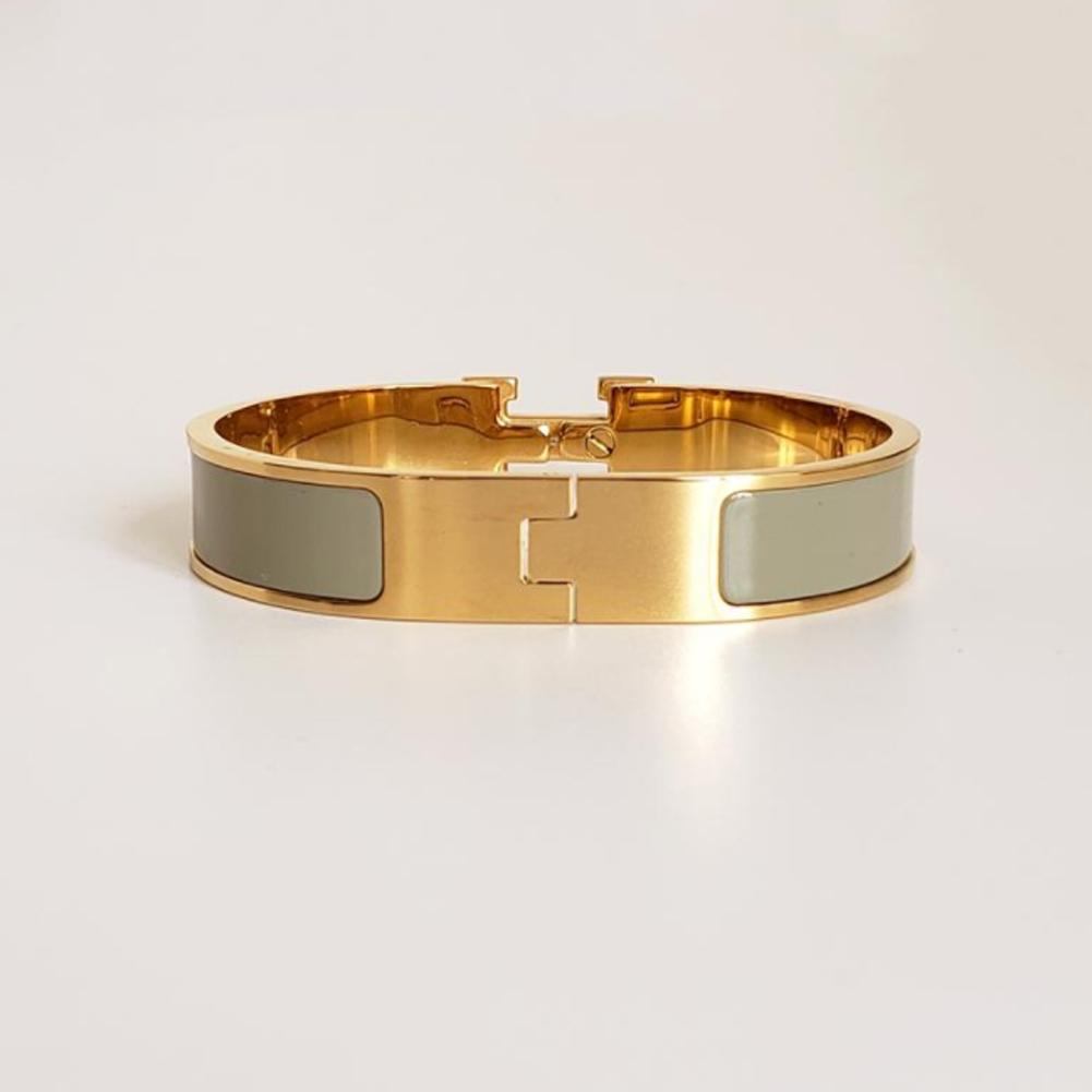 classic Brand gold bangel designer Bracelets fashion couple wedding cuff bracelets for women Bracelet Jewelry simplicity letter gold accessories buckle luxury H
classic Brand gold bangel designer Bracelets fashion couple wedding cuff bracelets for women Bracelet Jewelry simplicity letter gold accessories buckle luxury H