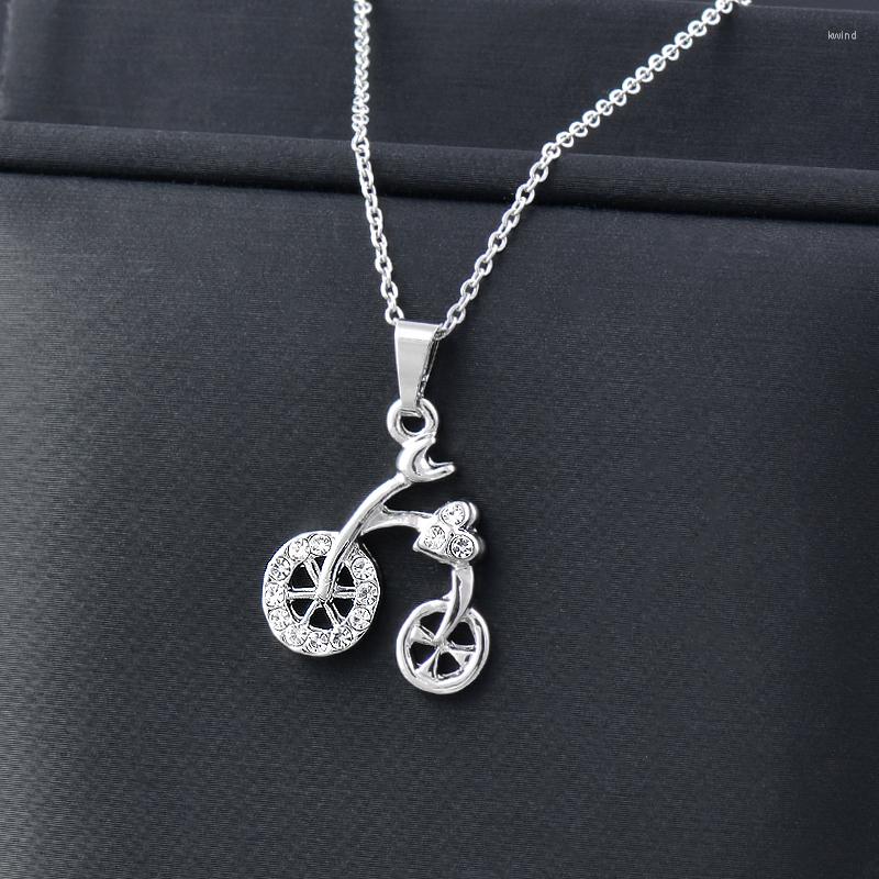 Pendant Necklaces KIOOZOL Stainless Steel Necklace For Women Silver Color Chain On The Neck Crown Crystal Choker Jewelry Accessories 718 KO2
Pendant Necklaces KIOOZOL Stainless Steel Necklace For Women Silver Color Chain On The Neck Crown Crystal Choker Jewelry Accessories 718 KO2