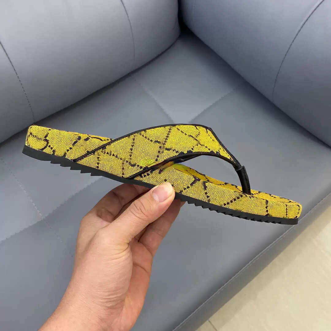 Platform Designer slipper Sandals For Women Mens Slides Trend Flip Flops Leather Rubber V-Shaped Woman Summer Slippers Flats Loafers Outdoor Beach
Platform Designer slipper Sandals For Women Mens Slides Trend Flip Flops Leather Rubber V-Shaped Woman Summer Slippers Flats Loafers Outdoor Beach