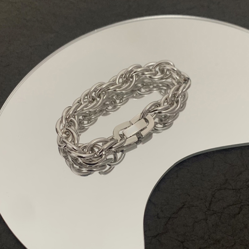 BOTIEGA curb chain Bracelet designer for woman Gold plated 18K T0P quality jewelry fashion luxury classic style Never fade premium gifts 006
BOTIEGA curb chain Bracelet designer for woman Gold plated 18K T0P quality jewelry fashion luxury classic style Never fade premium gifts 006