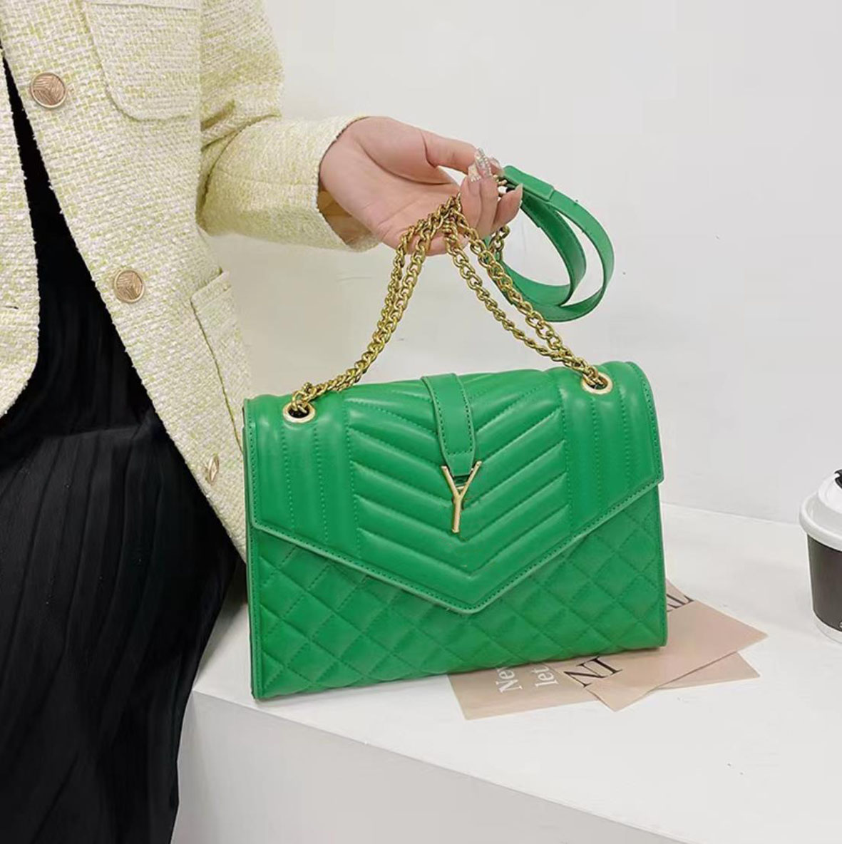 Designer shoulder bag chain purse fashion clutch lady chain cowhide handbags card holder purse messenger women cross body bag, Red
Designer shoulder bag chain purse fashion clutch lady chain cowhide handbags card holder purse messenger women cross body bag, Red