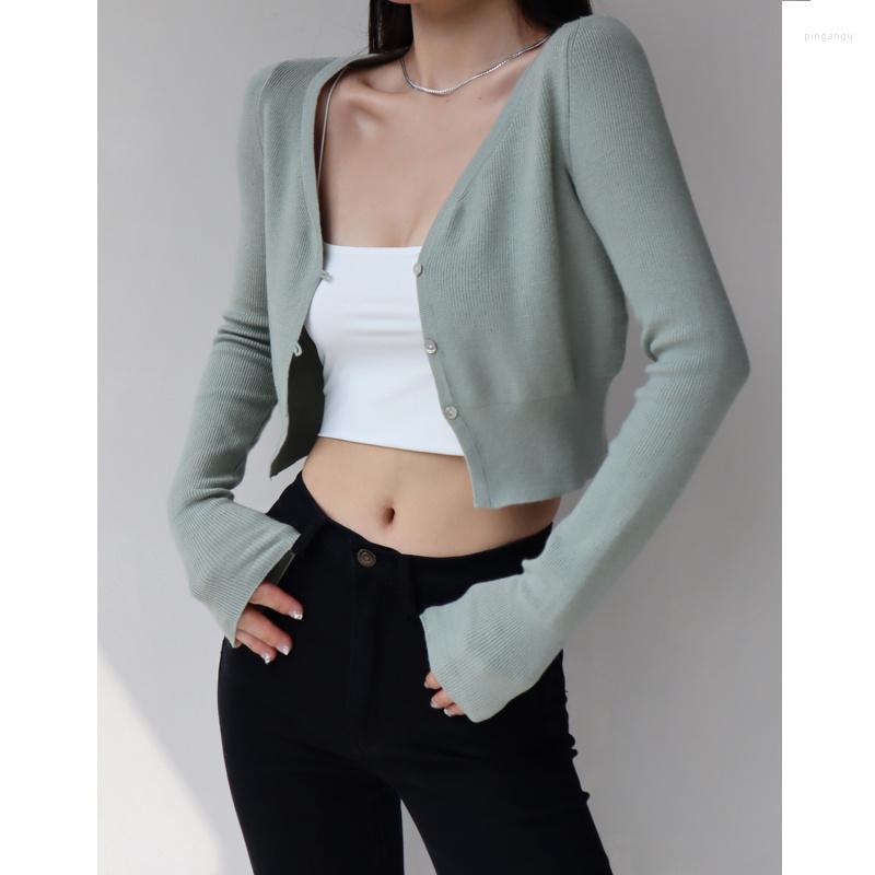 Women' Knits Simple WOMONGAGA French Casual Style Slim High Waist Short Knitted Sweater Solid Color V-neck Long-sleeved Cardigan, Black
Women' Knits Simple WOMONGAGA French Casual Style Slim High Waist Short Knitted Sweater Solid Color V-neck Long-sleeved Cardigan, Black