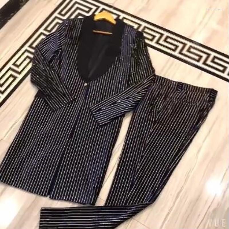 Men's Suits Male Singer Long Suit Coat Men Fashion Super Cool Gold Velvet Slim Stage Blazer Jacket Homme Bar Host DJ Personality Costume, Black
Men's Suits Male Singer Long Suit Coat Men Fashion Super Cool Gold Velvet Slim Stage Blazer Jacket Homme Bar Host DJ Personality Costume, Black