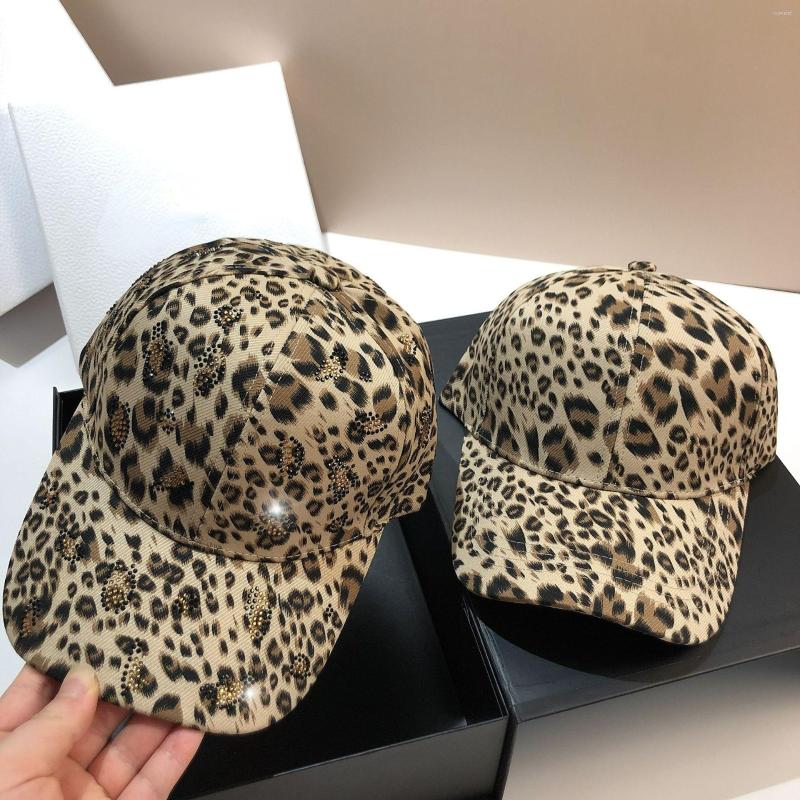 Berets European And American Style Leopard Print Rhinestone Peaked Cap Fashion Personality Four Seasons, Light green
Berets European And American Style Leopard Print Rhinestone Peaked Cap Fashion Personality Four Seasons, Light green
