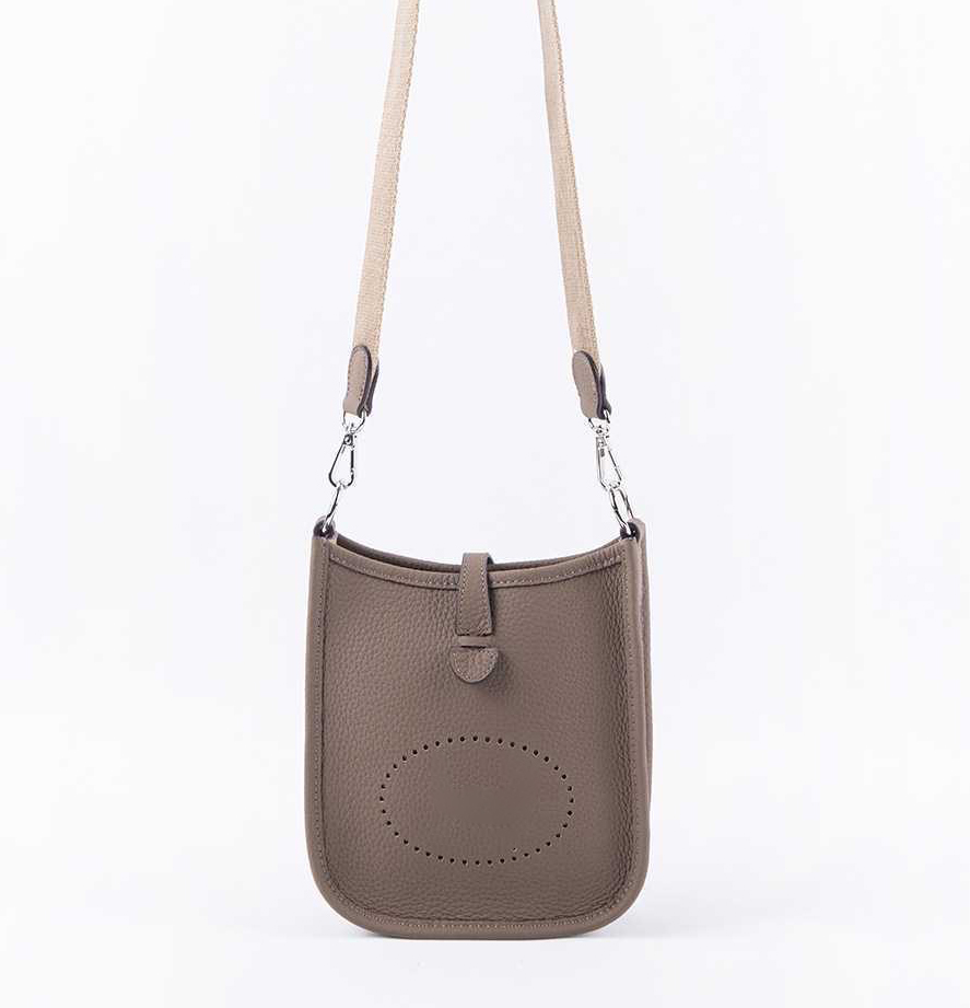 5A Premium Saddle Bag Luxury Party Bag Jane Fashion leather calfskin Tote Bag Women's Handheld handbag Designer, Orange
5A Premium Saddle Bag Luxury Party Bag Jane Fashion leather calfskin Tote Bag Women's Handheld handbag Designer, Orange