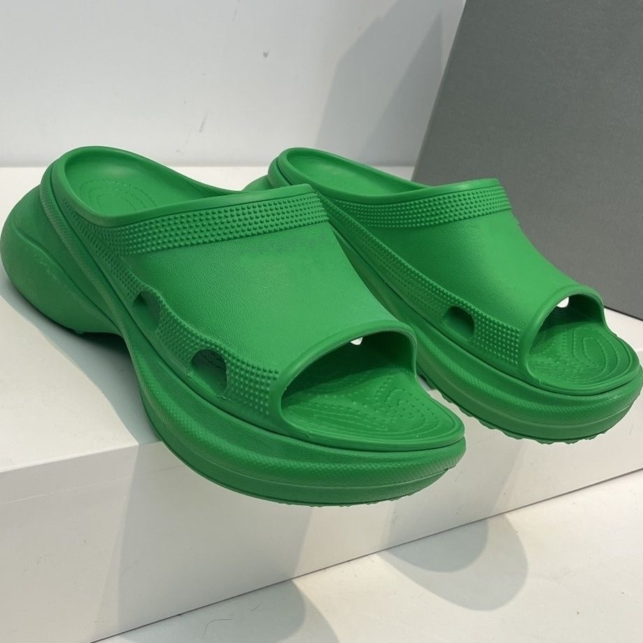 2023 paris New Rubber Slides Sandals ultra light Women Men Slipper platform Bottoms Flip Flops Womens Fashion Striped Beach BB Slippers, White
2023 paris New Rubber Slides Sandals ultra light Women Men Slipper platform Bottoms Flip Flops Womens Fashion Striped Beach BB Slippers, White