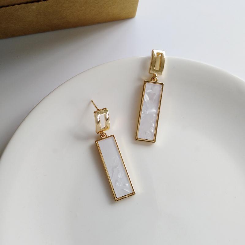 earrings chandeliers dangles earrings black and white geometric long delicate fritillary earrings jewelry restoring ancient ways temperament earrings
earrings chandeliers dangles earrings black and white geometric long delicate fritillary earrings jewelry restoring ancient ways temperament earrings