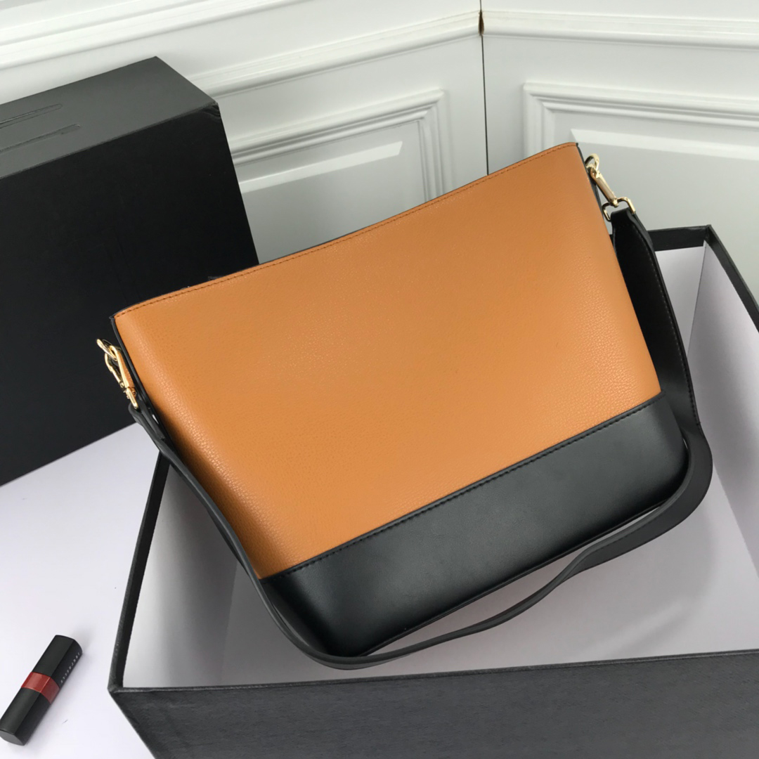Fashion handbag Luxury handbag Bucket bag Designer bag Brand women's messenger bag Shopping large capacity wallet Premium metal logo leather hit, Black
Fashion handbag Luxury handbag Bucket bag Designer bag Brand women's messenger bag Shopping large capacity wallet Premium metal logo leather hit, Black