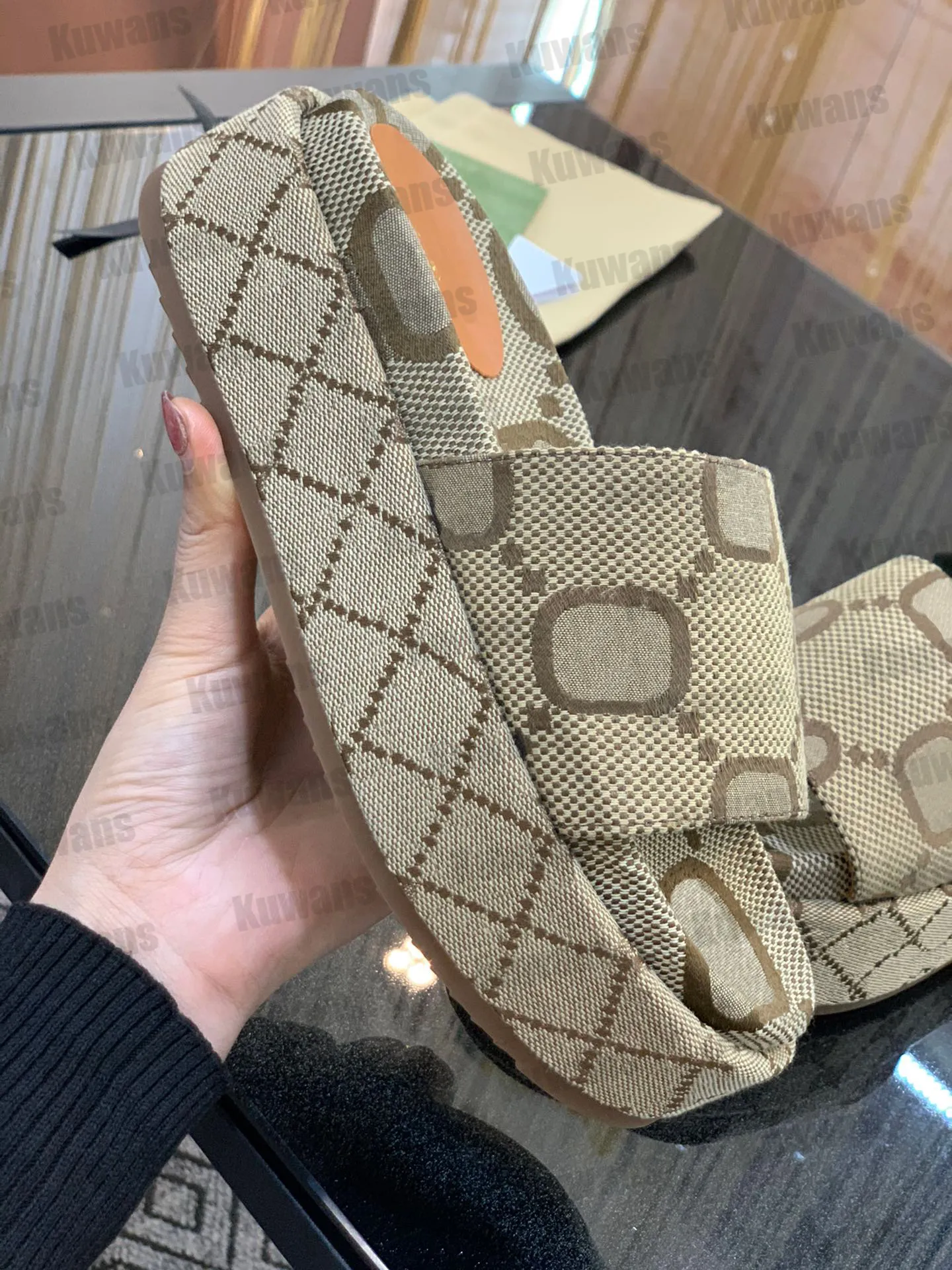 Women Platform Slide Sandal Designer Slipper Canvas Embroidery Real Leather Beach Flora Jumbo Outdoor Party luxury Men Thick Bottom Size YwQ, Color 16
Women Platform Slide Sandal Designer Slipper Canvas Embroidery Real Leather Beach Flora Jumbo Outdoor Party luxury Men Thick Bottom Size YwQ, Color 16
