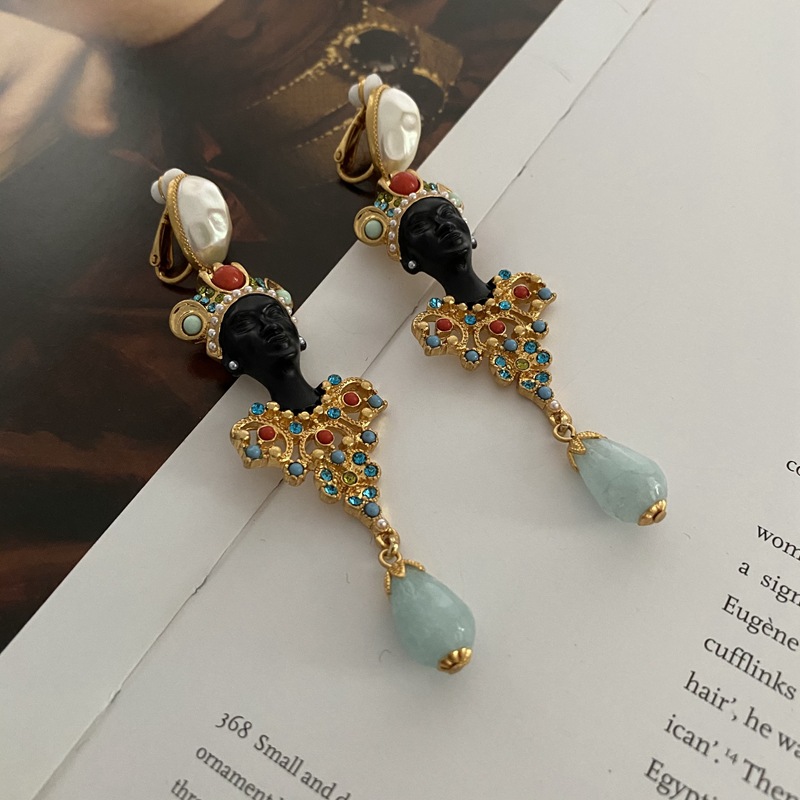 Vintage Women Accessories Jewelry Gold Plated Exotic Egypt Queen Rhinestone Preal Earrings Ear Clips Brooches with box, Egypt queen brooch
Vintage Women Accessories Jewelry Gold Plated Exotic Egypt Queen Rhinestone Preal Earrings Ear Clips Brooches with box, Egypt queen brooch