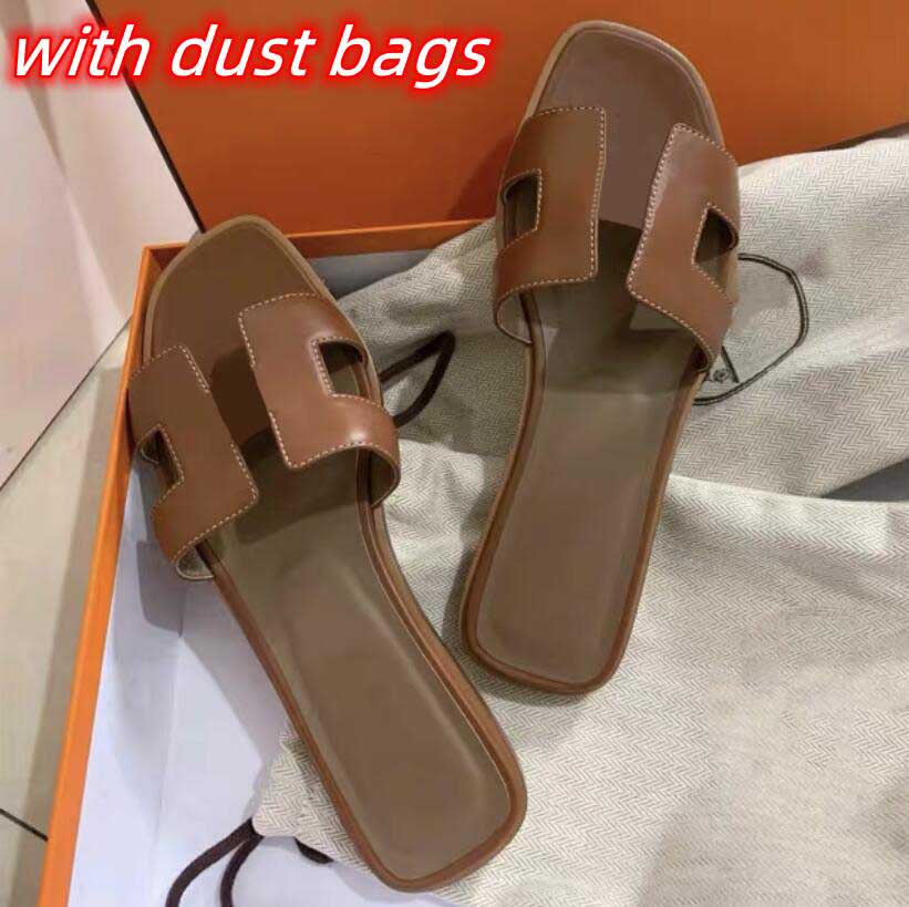 Designer Oran Slippers Letter Luxury Leather Women's Sandals Brand Slides Flip Flops Women Outside Leather Summer Flat Shoes Fashion Beach Women Sandals Large 35-42
Designer Oran Slippers Letter Luxury Leather Women's Sandals Brand Slides Flip Flops Women Outside Leather Summer Flat Shoes Fashion Beach Women Sandals Large 35-42