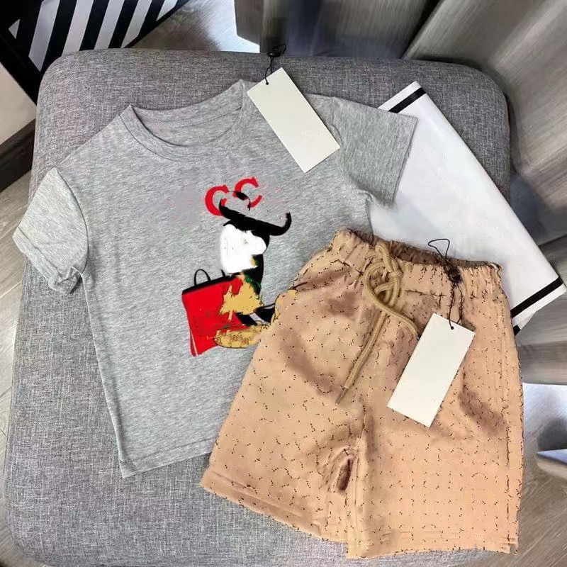 Luxury designer Clothing Sets kids T-shirt white monogrammed shortst fashion British fashion brand summer childrens treasures girls cotton white two piece AAA, #1
Luxury designer Clothing Sets kids T-shirt white monogrammed shortst fashion British fashion brand summer childrens treasures girls cotton white two piece AAA, #1