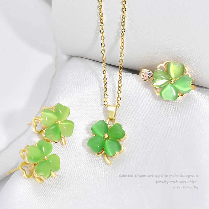 Rotatable green four leaf necklace women's luxury simple and versatile cat's eye love set
Rotatable green four leaf necklace women's luxury simple and versatile cat's eye love set