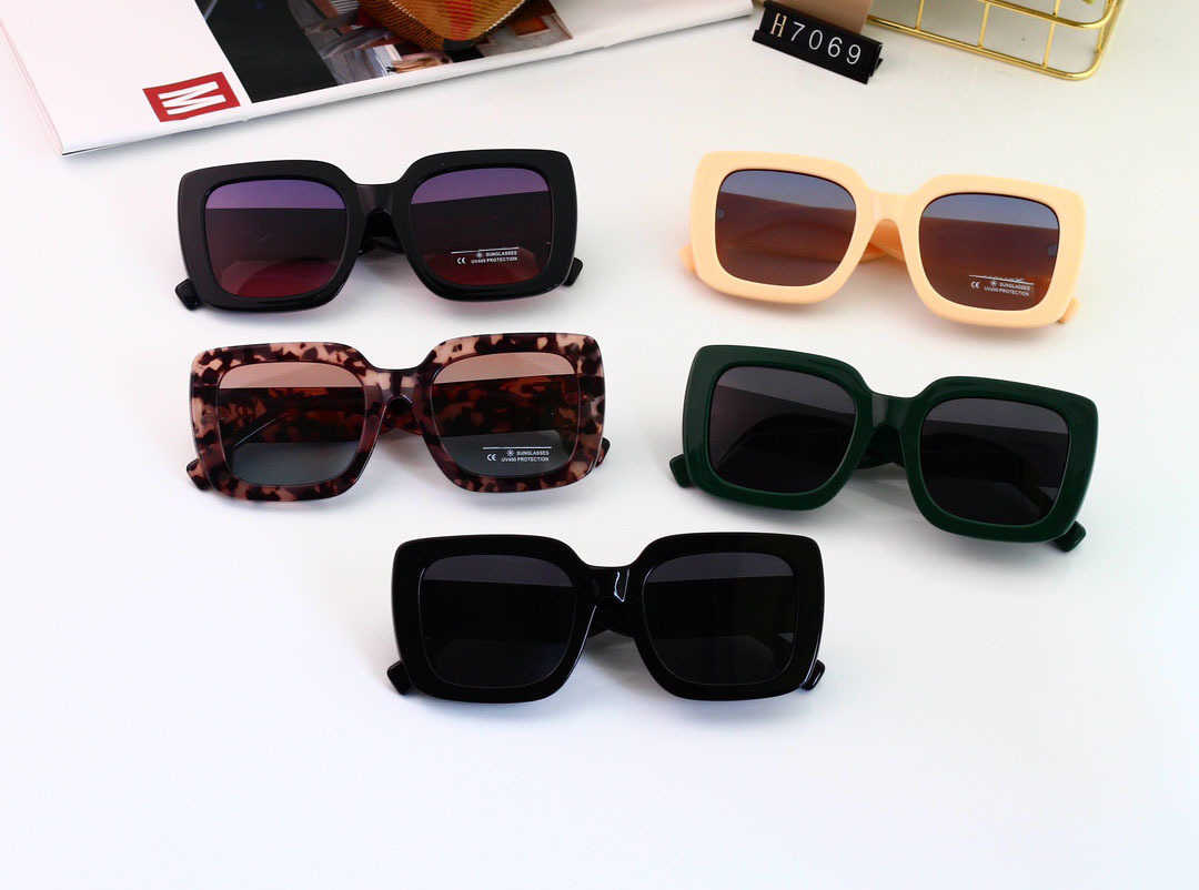 Square Sunglasses Women Fashion Designer Sunglasses Men High-quality Sunglasses UV400 Lenses Unisex
Square Sunglasses Women Fashion Designer Sunglasses Men High-quality Sunglasses UV400 Lenses Unisex