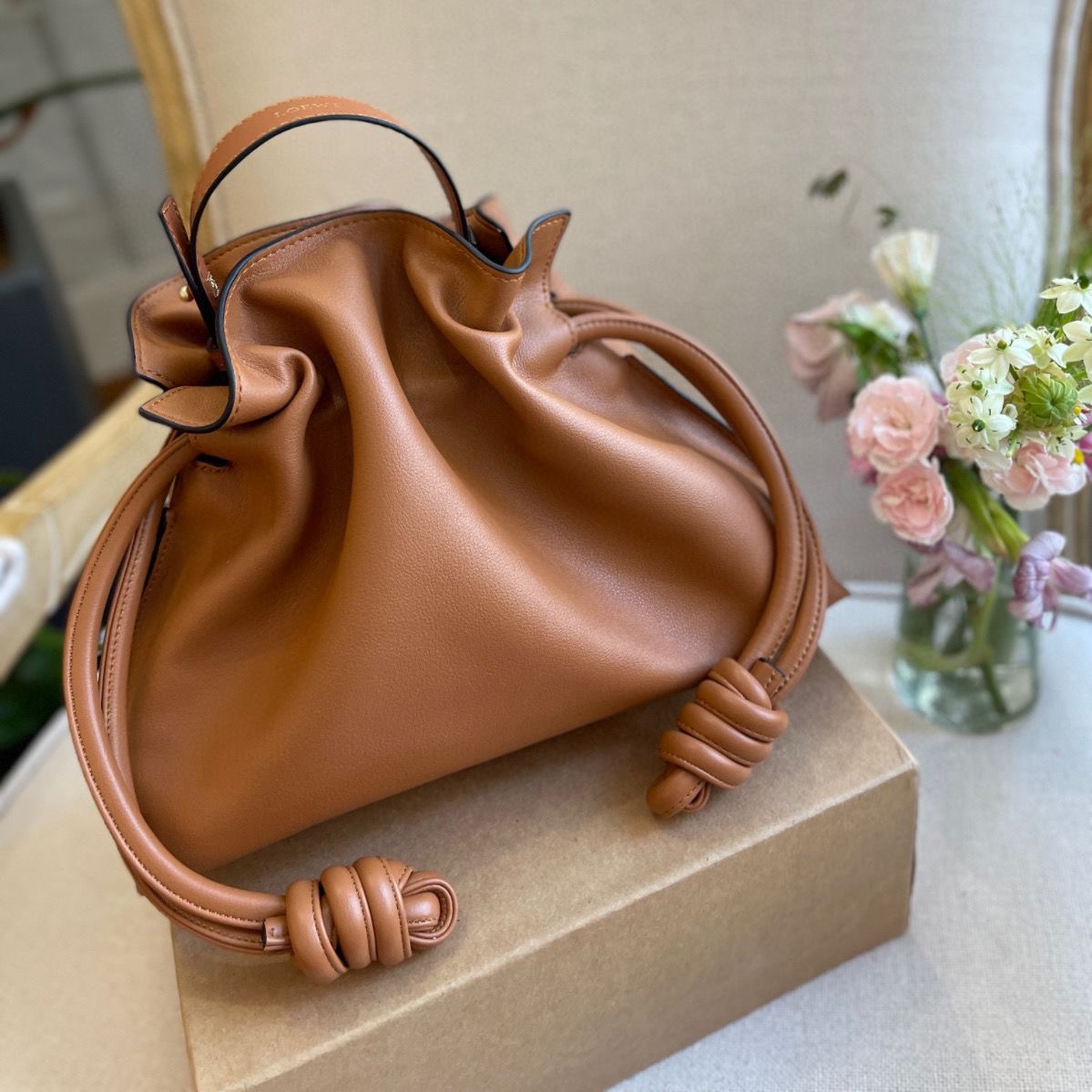 New designer handbag leather blessing bag women's bag single-shoulder cross-body handbag multi-purpose fashionable European and American style women's bag, White 30cm
New designer handbag leather blessing bag women's bag single-shoulder cross-body handbag multi-purpose fashionable European and American style women's bag, White 30cm