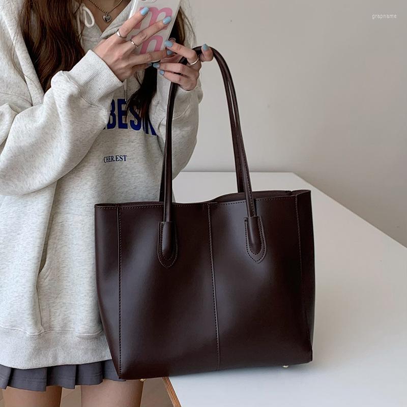 Evening Bags Vintage Women Big Totes PU Leather Commuting Ladies Handbag And Purse Large Capacity Shopping Casual Female Shoulder, Black
Evening Bags Vintage Women Big Totes PU Leather Commuting Ladies Handbag And Purse Large Capacity Shopping Casual Female Shoulder, Black