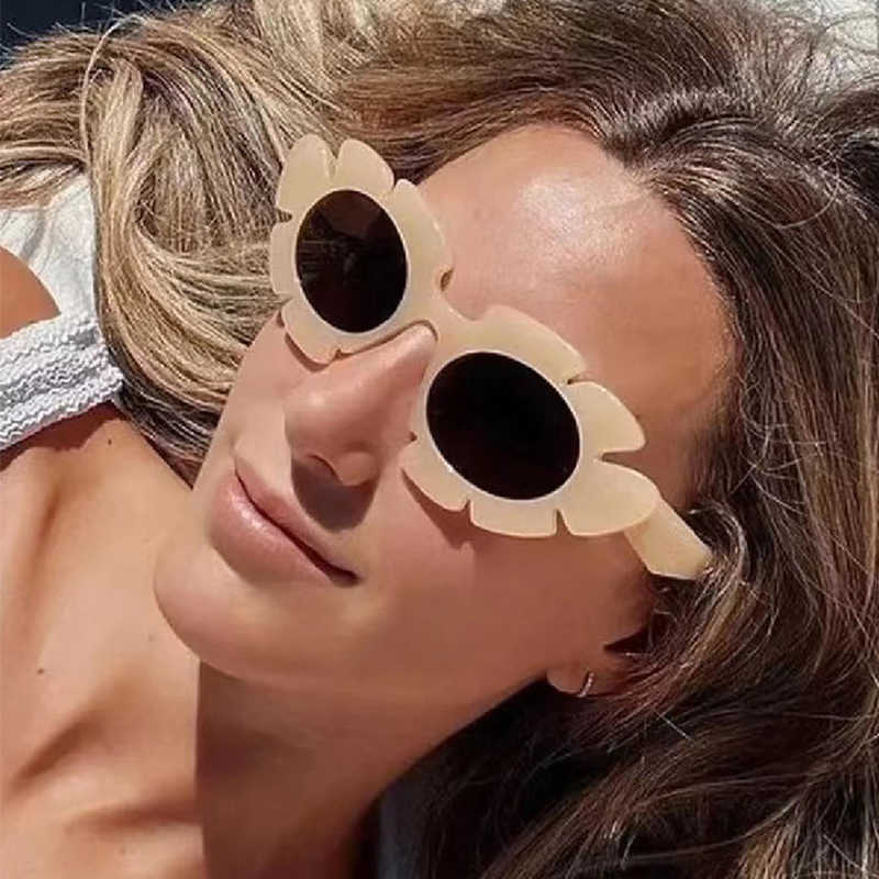 Sunglasses Summer Women's Beach Sunglasses Retro Cat Eye Flowers Sunglasses Fashion Outdoor Beach Colorful Eyewear G230225
Sunglasses Summer Women's Beach Sunglasses Retro Cat Eye Flowers Sunglasses Fashion Outdoor Beach Colorful Eyewear G230225