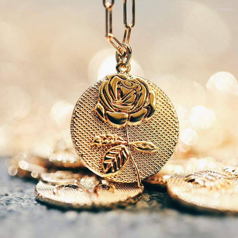 Pendant Necklaces Retro Vintage Flower Relif Coin Link Chain Necklace For Women Men Birthday Month Jewelry Gift Cherry Daisy
Pendant Necklaces Retro Vintage Flower Relif Coin Link Chain Necklace For Women Men Birthday Month Jewelry Gift Cherry Daisy