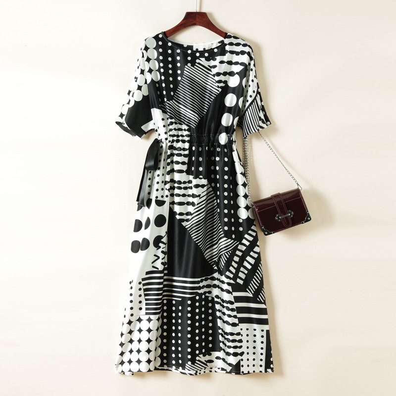 2023 Spring Black Polka Dot Print Silk Dress 1/2 Half Sleeve Round Neck Midi Casual Dresses R3F217652
2023 Spring Black Polka Dot Print Silk Dress 1/2 Half Sleeve Round Neck Midi Casual Dresses R3F217652