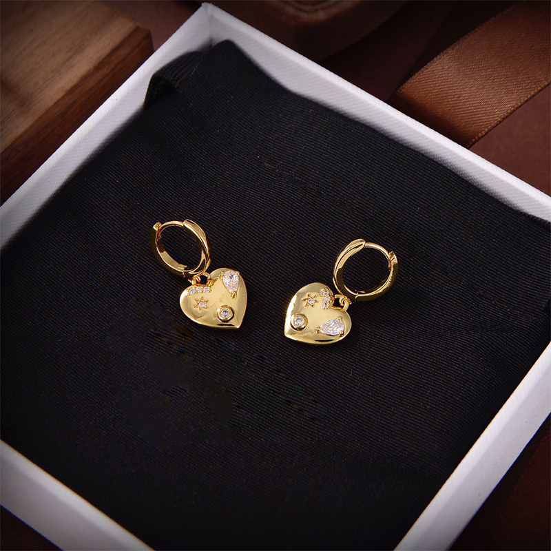 Luxury Earrings Golden Designer Earring Heart Type Jewelry Women 18k Plated Diamond Valentine Wedding Gifts
Luxury Earrings Golden Designer Earring Heart Type Jewelry Women 18k Plated Diamond Valentine Wedding Gifts