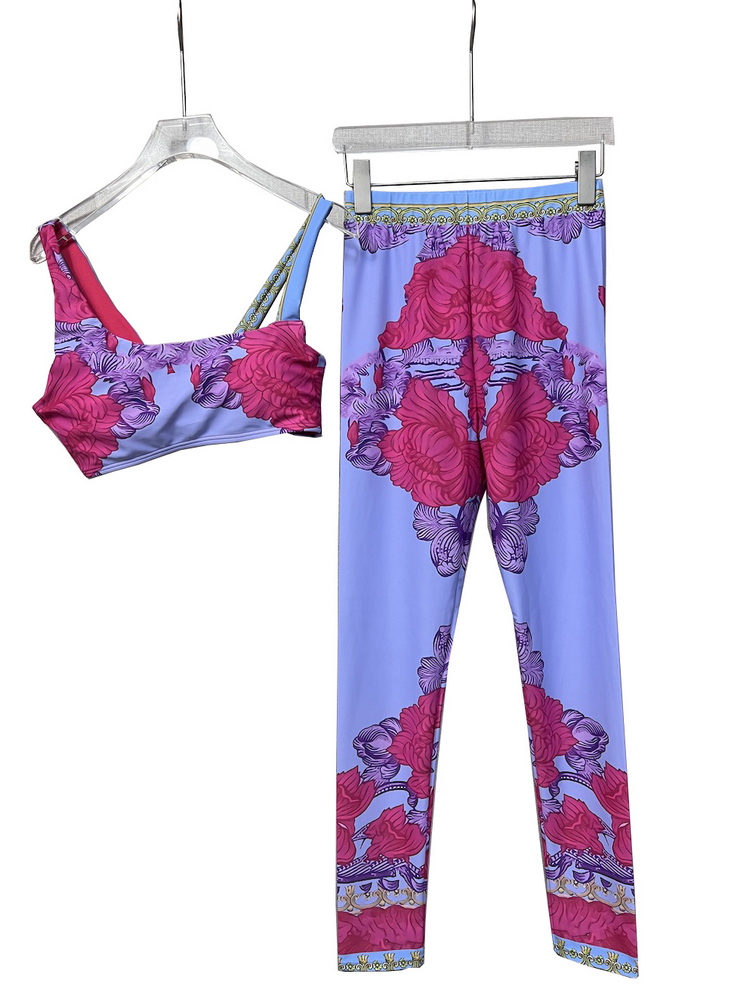 Womens yoga outfits sexy luxury designer Women's Tracksuits gym suit bras and pants sets splicing colour full letters print sports wears and beach
Womens yoga outfits sexy luxury designer Women's Tracksuits gym suit bras and pants sets splicing colour full letters print sports wears and beach