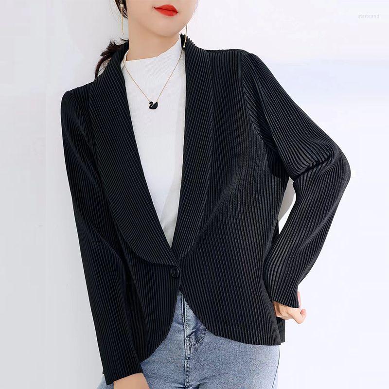 Women's Jackets Miyake Pleated Coat Women Loose Casual Niche Design 2023 Autumn Solid Color Suit Collar Shoulder Fashionable Jacket, Black
Women's Jackets Miyake Pleated Coat Women Loose Casual Niche Design 2023 Autumn Solid Color Suit Collar Shoulder Fashionable Jacket, Black