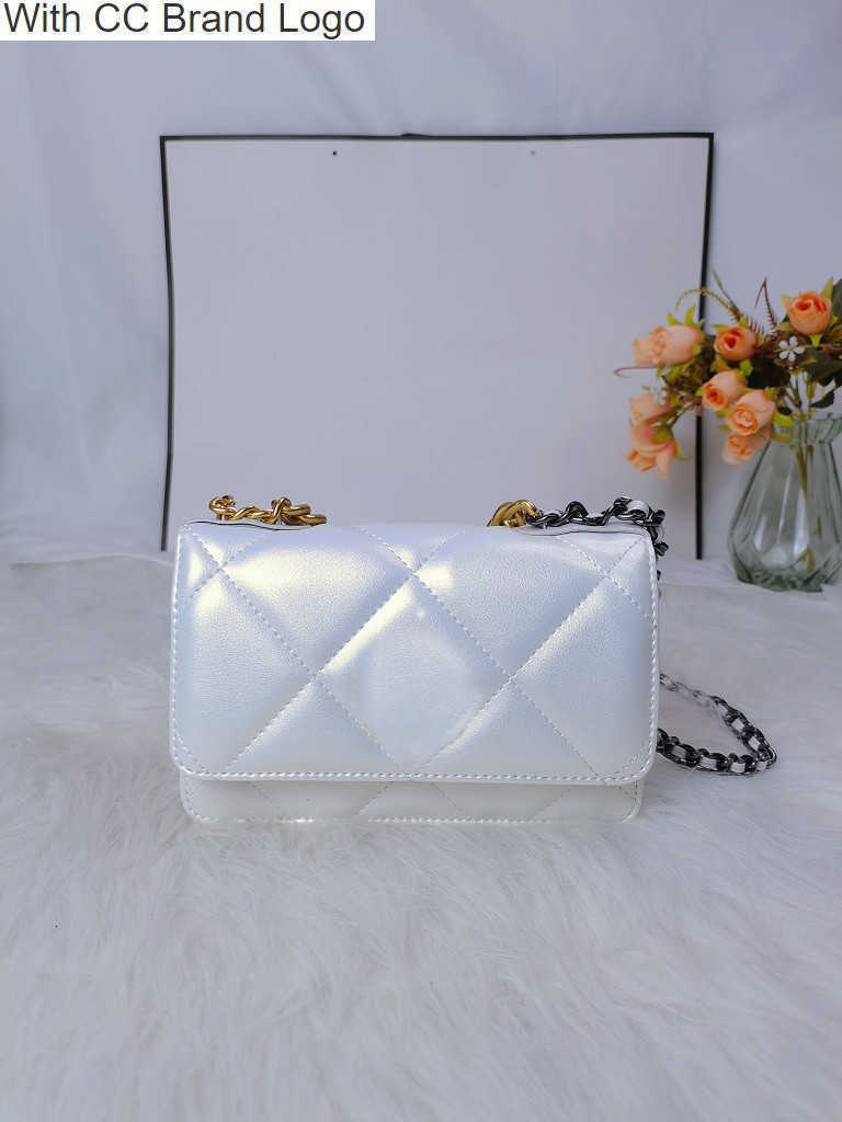Luxury CC Cross Body Women Classic Mobile phone bag Designer Triomphe Chain Designers Women Bags Fashion Small Shoulder handbag Crossbody Handbags for, Pink 
Luxury CC Cross Body Women Classic Mobile phone bag Designer Triomphe Chain Designers Women Bags Fashion Small Shoulder handbag Crossbody Handbags for, Pink