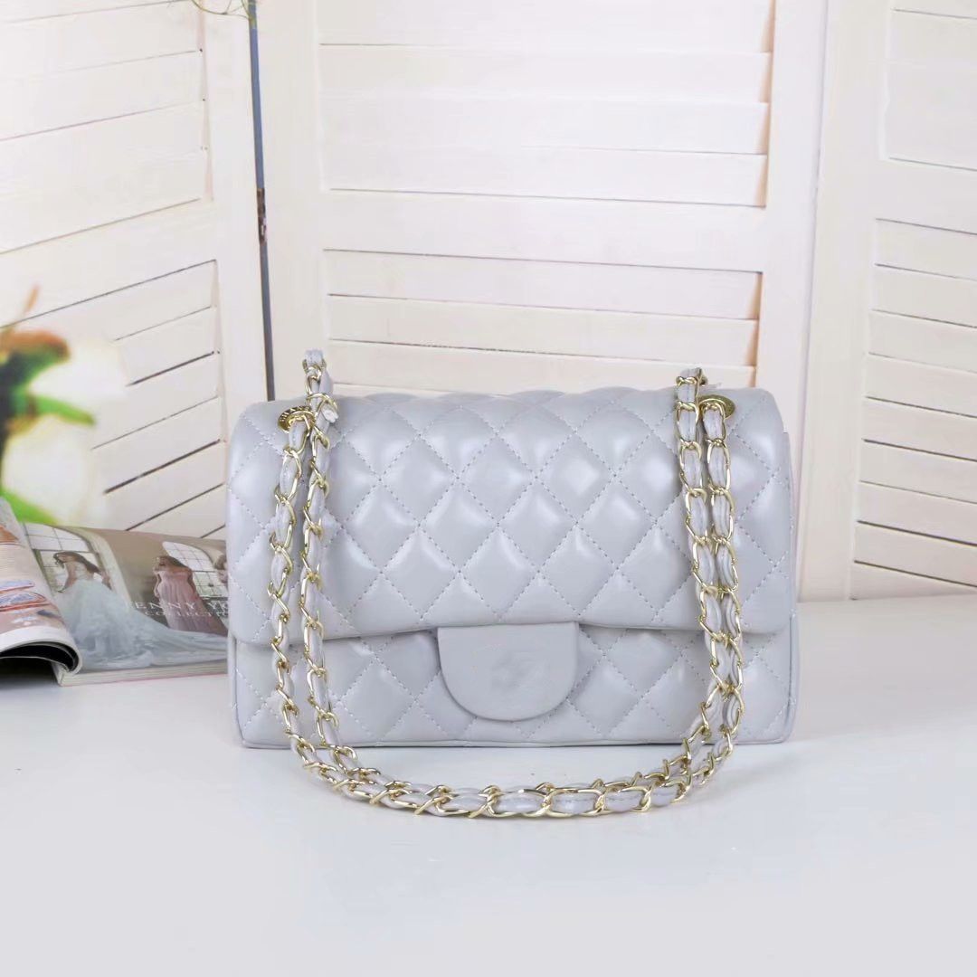 2023 Top tote luxurys designer women handbag custom brand handbag Women's leather gold chain crossbody bag black white pink cattle shoulder clutch A07
2023 Top tote luxurys designer women handbag custom brand handbag Women's leather gold chain crossbody bag black white pink cattle shoulder clutch A07