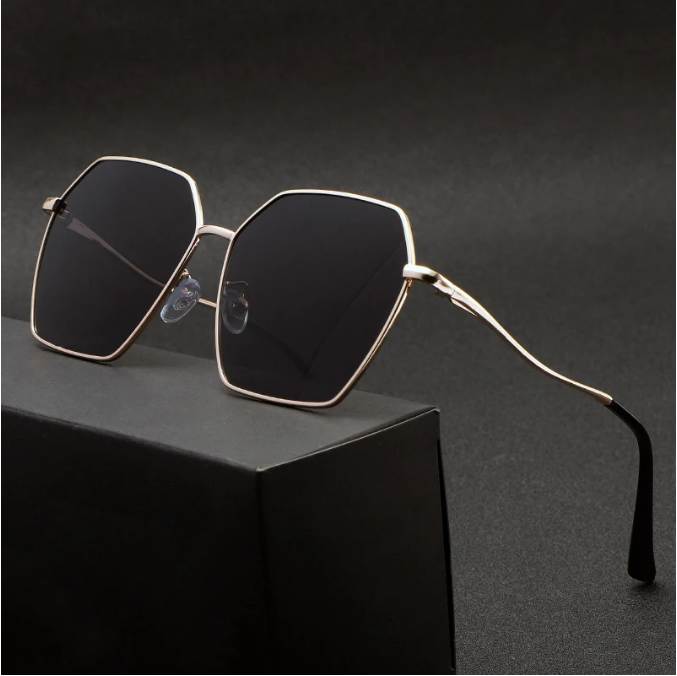 New Fashion square sunglasses Women Sunglasses Classic Oversized Frame Square Metal Men Sun Glasses Brand Design Mirror Eyewear Uv400
New Fashion square sunglasses Women Sunglasses Classic Oversized Frame Square Metal Men Sun Glasses Brand Design Mirror Eyewear Uv400