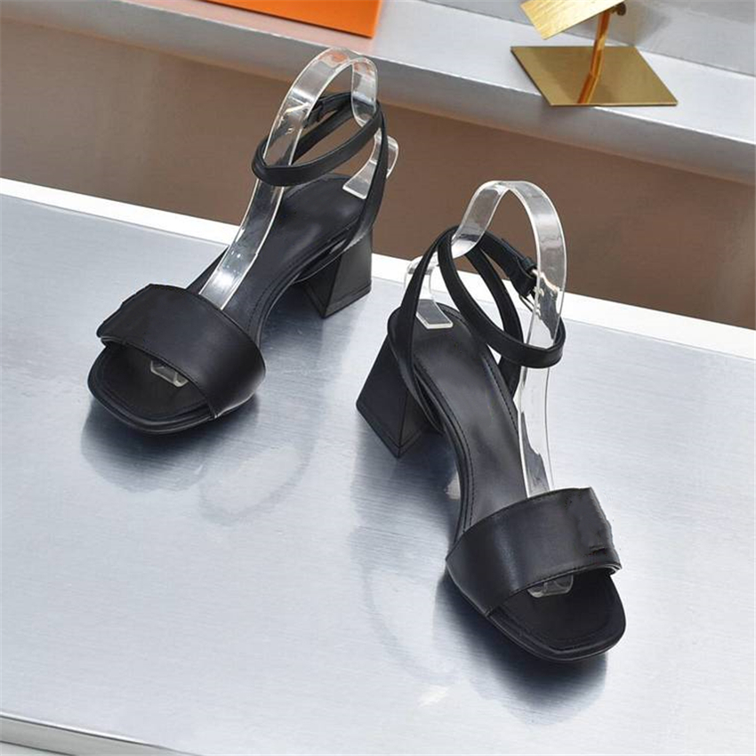 Fashion Sandals Summer 2023 Louiseity Women Sexy High Heel Leather Letter Logo Casual Slippers Viutonity 05-08
Fashion Sandals Summer 2023 Louiseity Women Sexy High Heel Leather Letter Logo Casual Slippers Viutonity 05-08