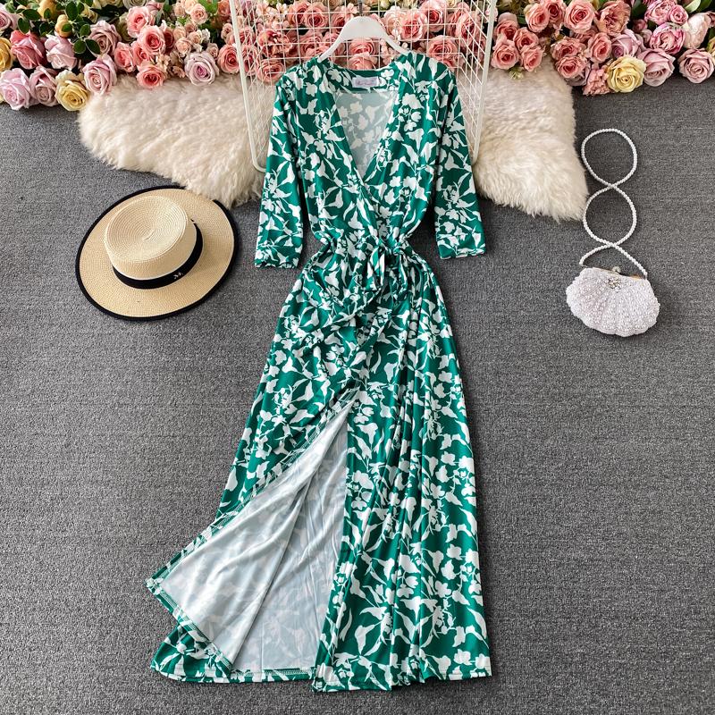 Casual Dresses Vintage V-neck Long Sleeve Slim Body Wrap A Piece Of Floral Dress, Black
Casual Dresses Vintage V-neck Long Sleeve Slim Body Wrap A Piece Of Floral Dress, Black