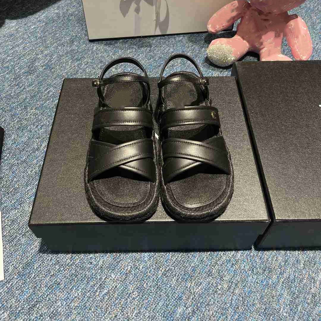 Sandals Slippers Slides Casual Shoe Flat Slide Beach shoes Designer channel Women Slipper Flip Flop Luxury Brand lightweight house black sandals x17
Sandals Slippers Slides Casual Shoe Flat Slide Beach shoes Designer channel Women Slipper Flip Flop Luxury Brand lightweight house black sandals x17