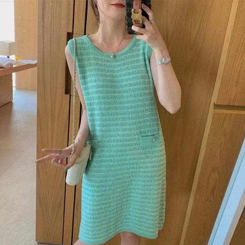 Casual Dresses Summer Retro Bottom Striped Knitted Dress Korean Women Slim Slit Midi Sleeveless Sexy Side Button, Black
Casual Dresses Summer Retro Bottom Striped Knitted Dress Korean Women Slim Slit Midi Sleeveless Sexy Side Button, Black