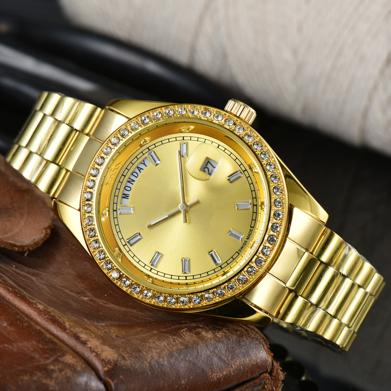 Dual calendar display Quartz Watch Orologio Relogio Masculino Men Watch Drill ring golden Dial With Calendar Bracklet Folding Clasp Master Male gift Mens Watches
Dual calendar display Quartz Watch Orologio Relogio Masculino Men Watch Drill ring golden Dial With Calendar Bracklet Folding Clasp Master Male gift Mens Watches