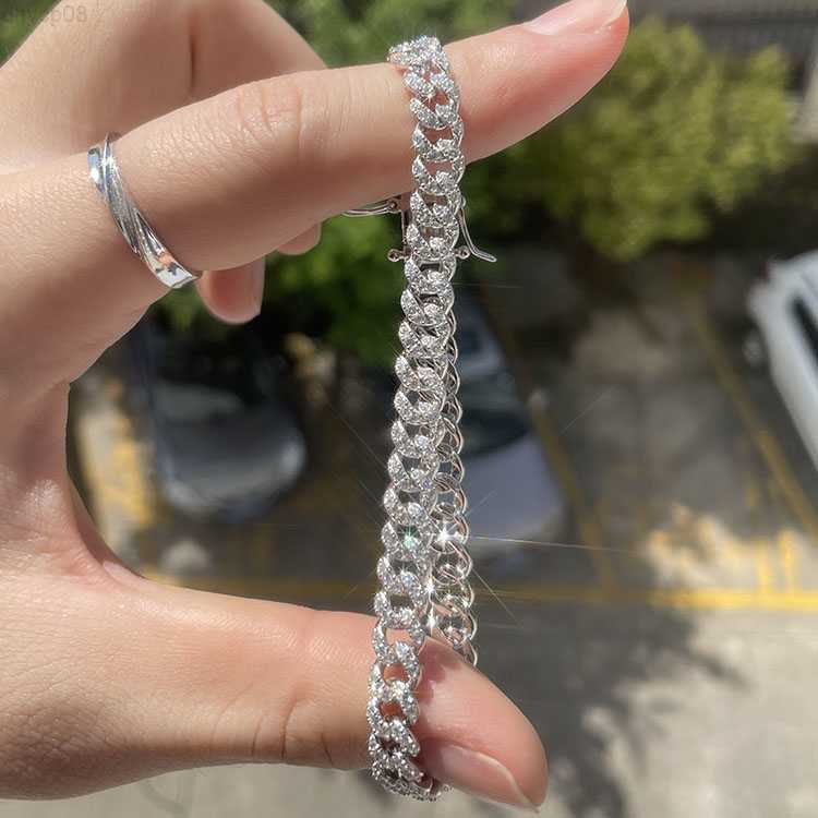 Hotsale Fashion Jewelry Bracelet Small Size 6mm Wide 925 Silver Bracelet Set D Color Moissanite Diamond Cuban Link Chain
Hotsale Fashion Jewelry Bracelet Small Size 6mm Wide 925 Silver Bracelet Set D Color Moissanite Diamond Cuban Link Chain